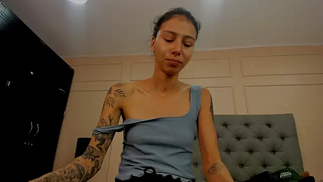 ZoeQuinn online show from February 9, 7:51 pm