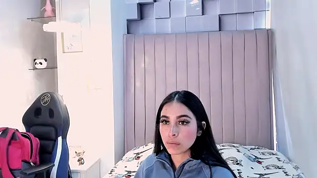 Snapshot of CandySays chatting on October 12, 12:15 pm CandySays online show from October 12, 12:15 pm