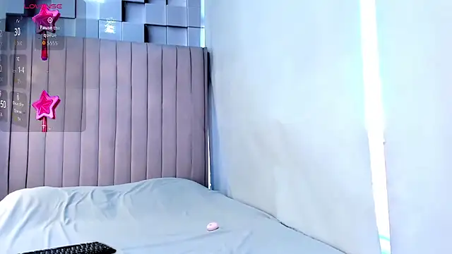 Snapshot of CandySays chatting on October 22, 12:05 pm CandySays online show from October 22, 12:05 pm