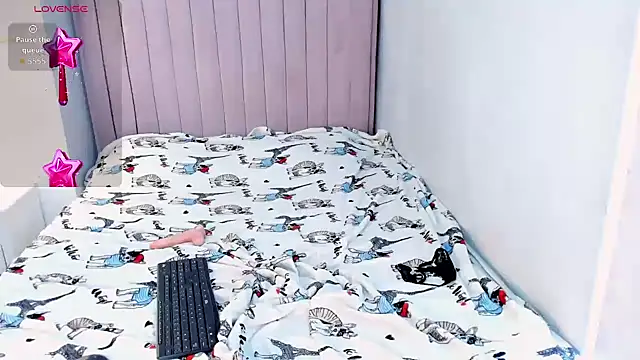 Snapshot of CandySays chatting on October 27, 12:20 pm CandySays online show from October 27, 12:20 pm