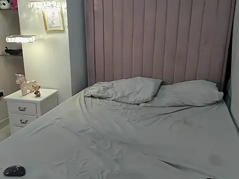 Snapshot of CandySays chatting on October 29, 11:45 am CandySays online show from October 29, 11:45 am