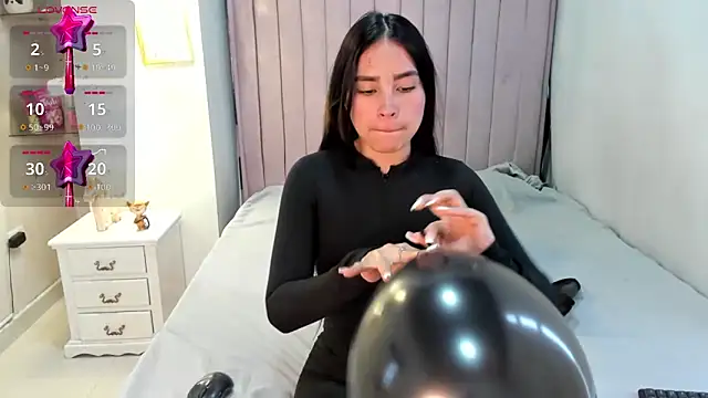 Snapshot of CandySays chatting on October 30, 12:17 pm CandySays online show from October 30, 12:17 pm