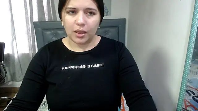 sarah aguilar online show from April 13, 4:12 pm