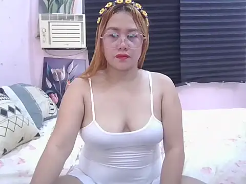 WildPussy4uxx online show from January 11, 3:55 am