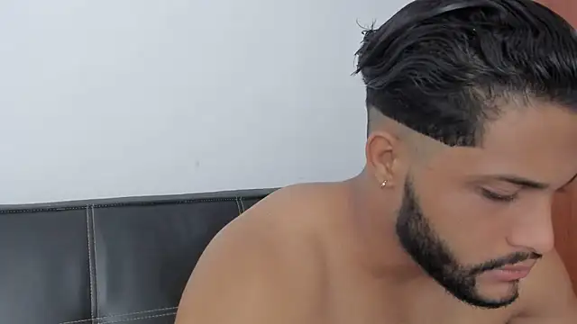 Pier Simons online show from December 18, 3:29 pm