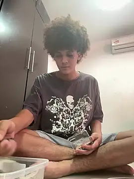 Max Rain online show from July 13, 9:28 pm