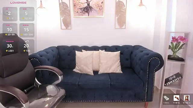 July Adams online show from July 26, 7:54 pm