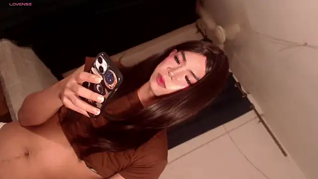 Snapshot of Sasha_blade chatting on February 19, 11:01 pm Sasha blade online show from February 19, 11:01 pm