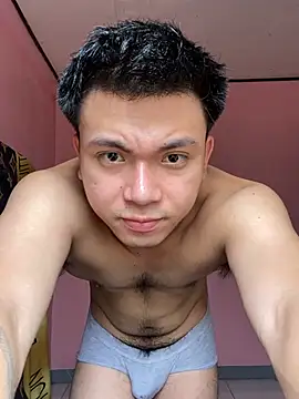 Snapshot of JerichoGutierez chatting on June 8, 4:24 am JerichoGutierez online show from June 8, 4:24 am