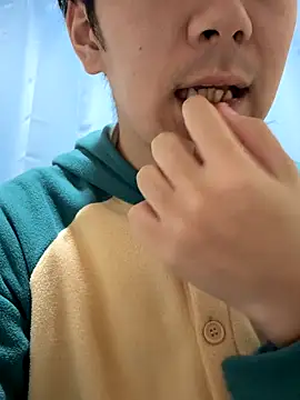 Snapshot of suzaku1229 chatting on November 12, 1:44 pm suzaku1229 online show from November 12, 1:44 pm