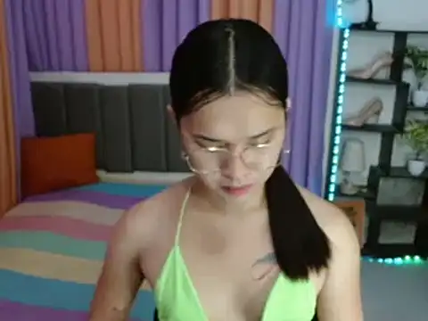 Snapshot of SeductiveAppleTS chatting on November 20, 5:45 pm SeductiveAppleTS online show from November 20, 5:45 pm