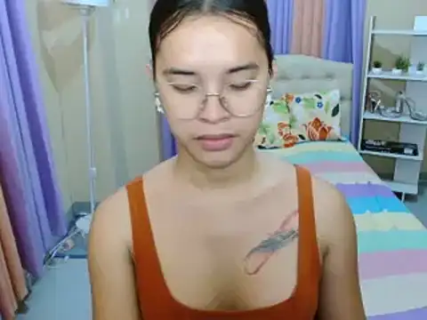 Snapshot of SeductiveAppleTS chatting on July 6, 4:53 pm SeductiveAppleTS online show from July 6, 4:53 pm
