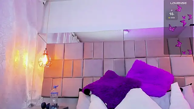 antoneella jones online show from December 1, 7:41 pm