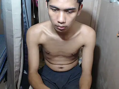 Snapshot of Demure_Asian143 chatting on June 18, 9:14 am Demure Asian143 online show from June 18, 9:14 am
