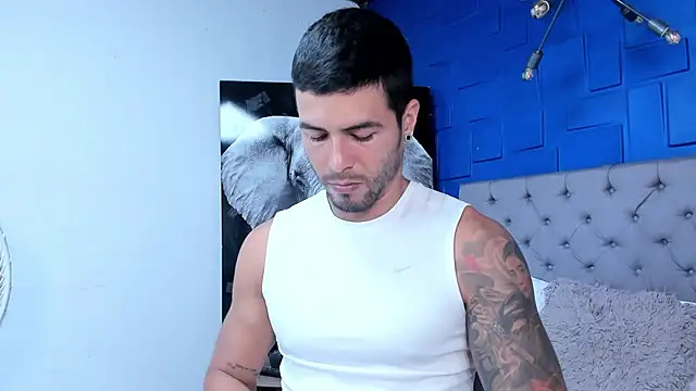 andres-clark92 online show from September 29, 5:40 pm