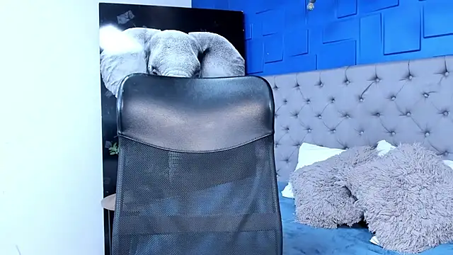 andres-clark92 online show from October 3, 5:43 pm