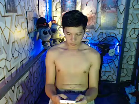 Snapshot of darryl_hugecok chatting on November 23, 7:41 am darryl hugecok online show from November 23, 7:41 am