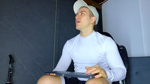 ALANNFERRER online show from February 18, 10:11 am