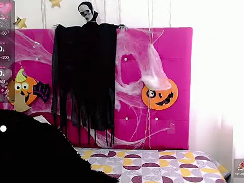 sara arias00 online show from October 29, 1:24 pm