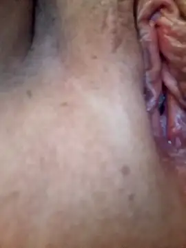 Snapshot of Sandiq99six chatting on December 4, 10:51 pm Sandiq99six online show from December 4, 10:51 pm