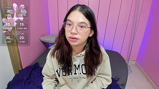 Laurent Scott  online show from September 27, 12:10 pm