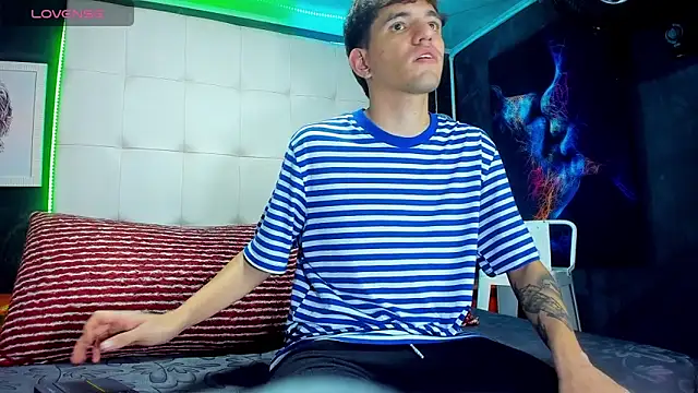 Matteo12  online show from September 17, 4:25 am