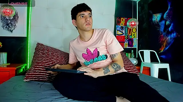 Matteo12  online show from September 26, 4:16 am