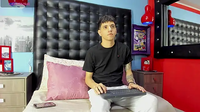 Matteo12  online show from October 5, 4:00 am