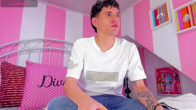 Matteo12  online show from October 8, 9:12 pm