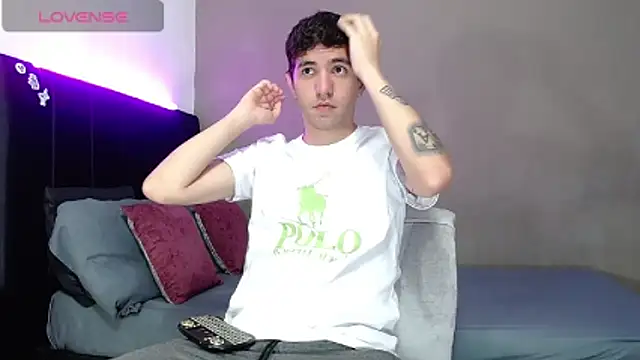 Matteo12  online show from February 21, 3:18 am