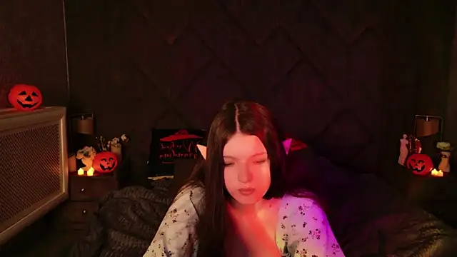 Snapshot of Gaby_Essen chatting on October 31, 8:32 pm Gaby Essen online show from October 31, 8:32 pm