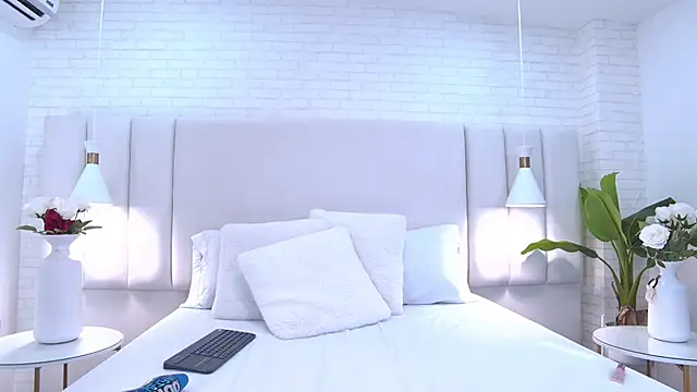 Sophie DearGB online show from September 23, 7:50 pm