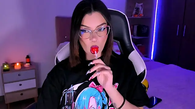 OphelianaRose33 online show from November 1, 11:18 pm