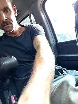 Hungwell1515 online show from December 18, 4:24 pm