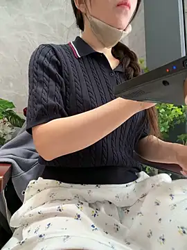 Linh 2004 online show from March 18, 5:10 am