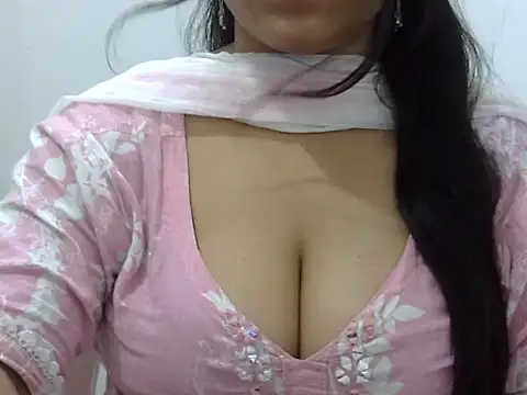 LIYO  online show from July 28, 2:13 pm