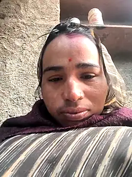 Hot raaani online show from January 11, 2:27 am