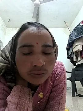 Hot raaani online show from January 17, 2:55 pm