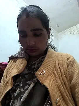 Hot raaani online show from February 1, 4:05 pm