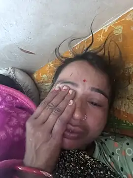 Hot raaani online show from February 10, 10:58 pm