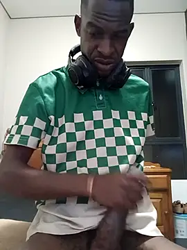 Snapshot of Fizozoo chatting on February 7, 8:56 pm Fizozoo online show from February 7, 8:56 pm