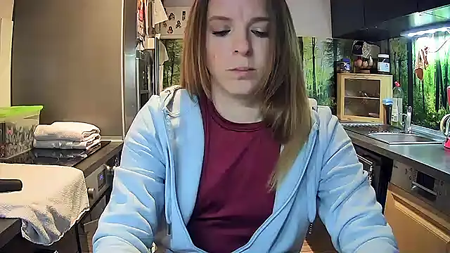 Snapshot of SexyMilf_37 chatting on September 26, 8:02 pm SexyMilf 37 online show from September 26, 8:02 pm