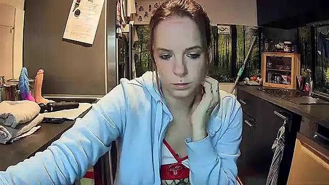 Snapshot of SexyMilf_37 chatting on November 7, 9:04 pm SexyMilf 37 online show from November 7, 9:04 pm