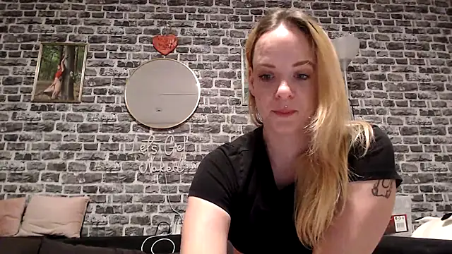 SexyMilf 37 online show from April 9, 8:58 pm