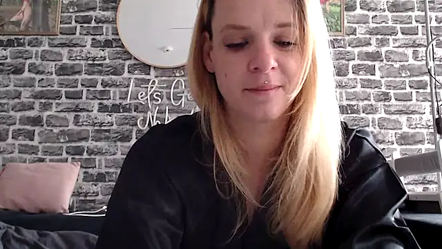 SexyMilf 37 online show from June 14, 11:12 am