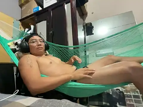 AlejXndroKD online show from September 21, 2:29 pm