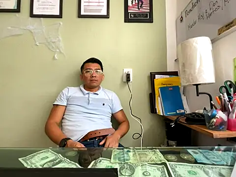 AlejXndroKD online show from November 11, 4:51 pm