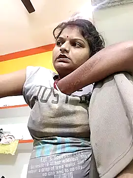 Hot mirchjii online show from October 11, 10:30 pm