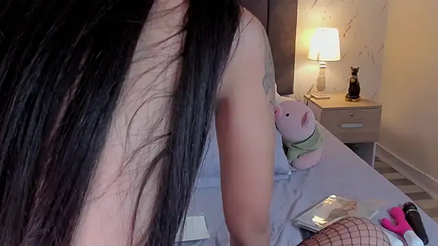 Emilly Beaumont online show from June 20, 1:52 am