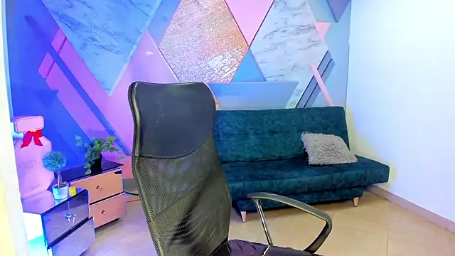 keytinthomson  online show from September 23, 7:17 pm